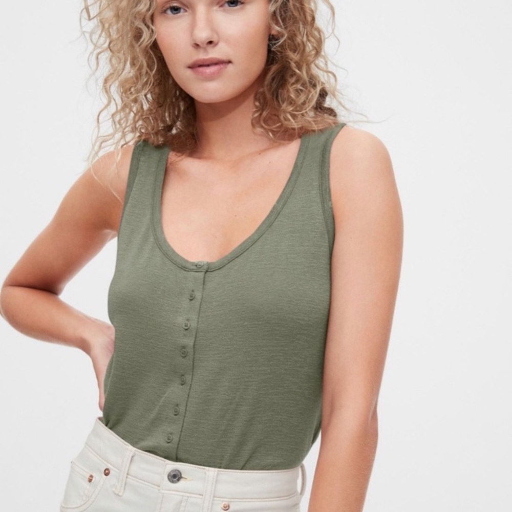 Gap Softspun Sleeveless Tank Top